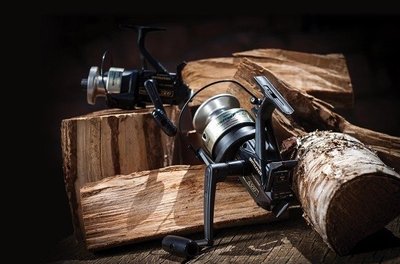 Vienas iš pirmųjų ričių modelių su dvigubu stabdžiu „Shimano Baitrunner“