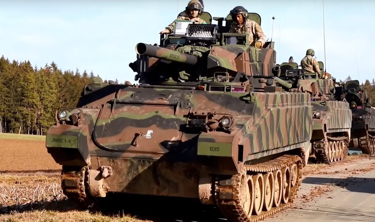 M113 transporteris su T-72B3 kostiumu 