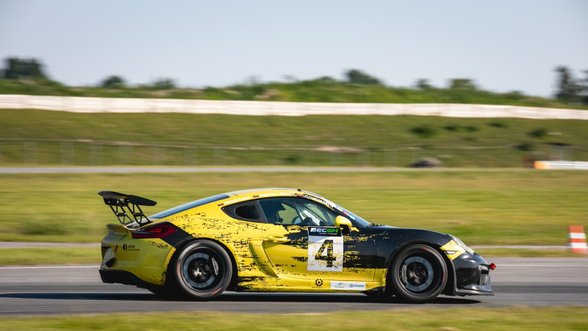 „Porsche Baltic“ komanda 1006 km lenktynėse: nauja sudėtis ir patikimasis „Porsche 718 Cayman GT4 Clubsport“