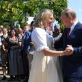Глава МИД Австрии рассказала о танце с Путиным и поддержала санкции