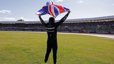 Didžiosios Britanijos GP lenktynėse – beveik 3 metus lauktas Hamiltono triumfas