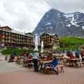 Omikron Šveicarijos viešbučiuose „naikina“ užsakymus