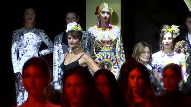 „Dolce & Gabbana“ pristatyme Milane – mados pasaulio ikonos ir garsios moterys
