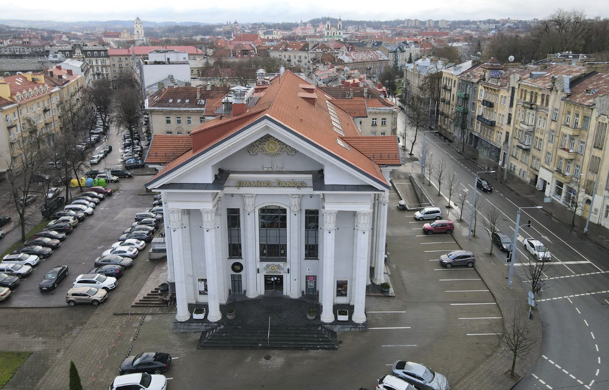 INVL Baltic Real Estate kupuje budynek Pramogi banka w Wilnie