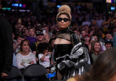 Nicki Minaj stebi NBA rungtynes Los Andžele