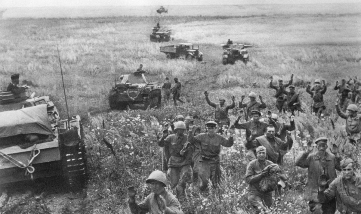  Sovietų kariai pasiduodavo didelėmis grupėmis