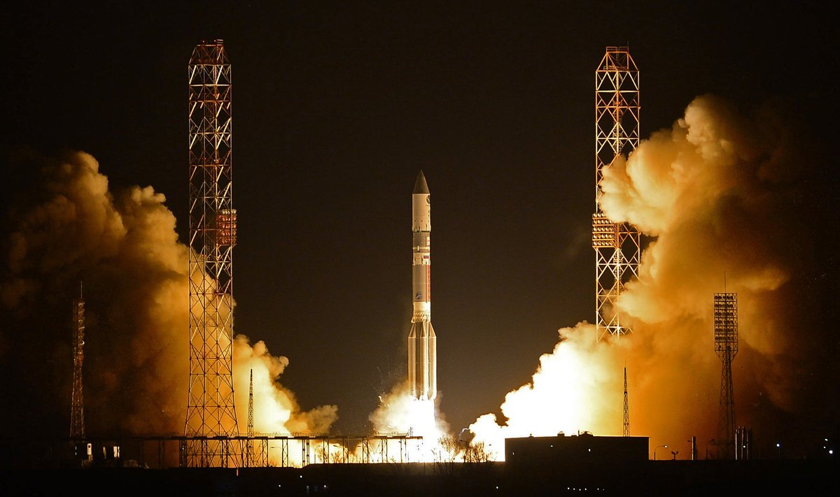 Startuoja raketa "Proton-M" su Meksikos ryšių palydovu