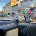 Pirmadienį kaskadinius triukus Kaune demonstravo amerikietiškas „Opel“