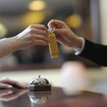Nesileiskite apgaudinėjami: 6 gudrybės viešbučiuose, kuriomis mėginama išvilioti iš klientų daugiau pinigų