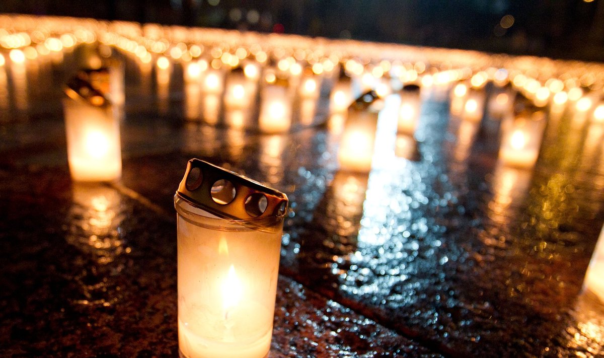 Žvakutės Katedros aikštėje