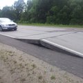 Ėmėsi baisiausio Lietuvos kelio remonto – iki rudens ribos eismą Molėtų plente