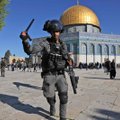 Jeruzalėje kilus palestiniečių ir Izraelio policijos susirėmimams sužeisti per 150 žmonių