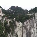 Nuo Kinijos kalnų atsiveria stulbinami vaizdai, kuriais džiaugiasi atostogaujantieji