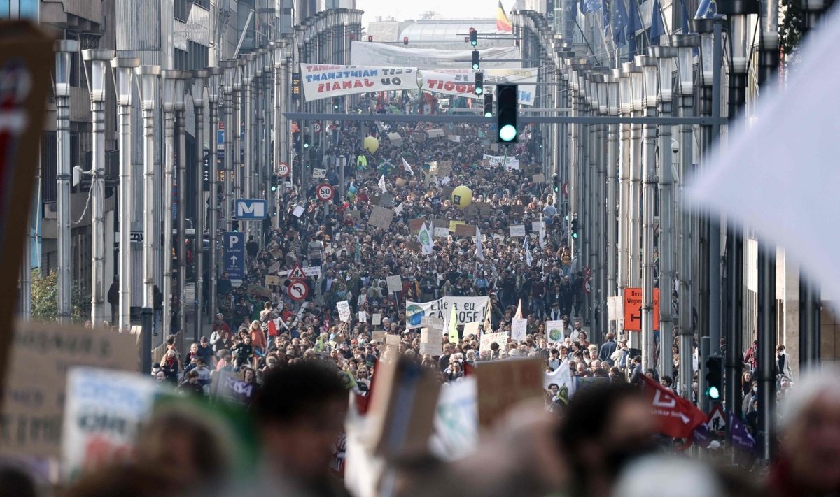 Briuselyje dešimtys tūkstančių protestuotojų dalyvavo proteste prieš klimato kaitą