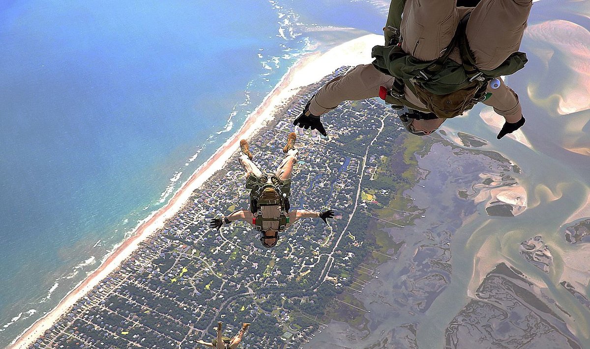Jūrų pėstininkų reideriai. Šuolių parašiutu treniruotės. 2013 metai