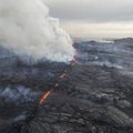 Islandijos ugnikalnio lava užliejo du iš trijų kelių į Grindaviką