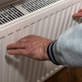 Kad karščio nebūtų per mažai: gyventojus nustebino bute šilti pradėję radiatoriai