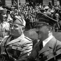 Po „atgimusio“ Adolfo Hitlerio finansinės sėkmės atėjo Benito Mussolinio eilė