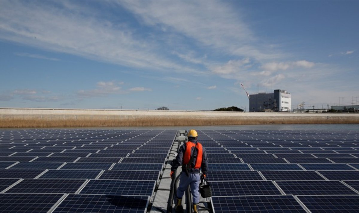 „Ibiden“ Japonijoje esantis tiekėjas, kuris savo gamybai reikalinga energija 100 proc. apsirūpina iš plaukiojančios saulės jėgainės