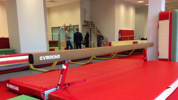 Garsūs Latvijos olimpiečiai Vilniuje atidarė gimnastikos klubą