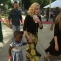 Madonna savo įvaikintuosius pasiėmė į Malavį atidaryti naujo ligoninės skyriaus