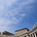 Vatikanas dėl investicijų į nekilnojamąjį turtą Londone apkaltino 10 žmonių