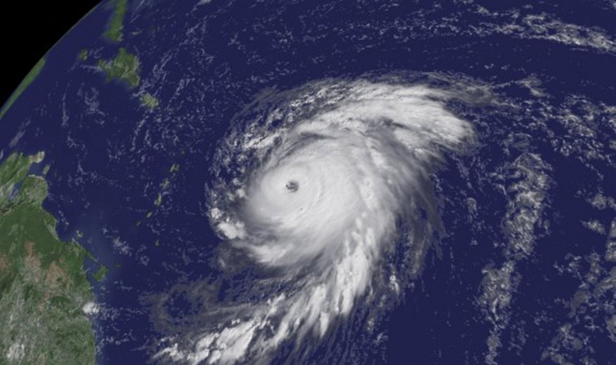 Uragano „Billo“ nuotrauka iš palydovo