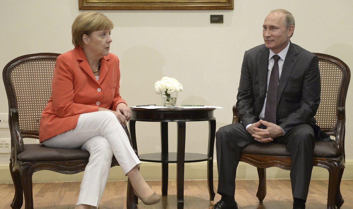 Angela Merkel and Vladimir Putin