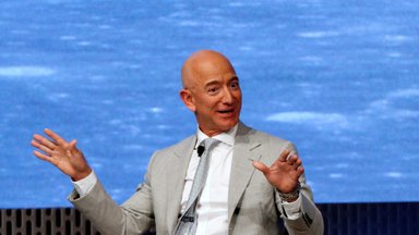 Kadenciją baigiantis Bezosas siūlo pakeisti „Amazon“ kryptį – atkreipti dėmesį į darbuotojus