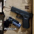 Įtariamojo dėl viešosios tvarkos pažeidimo namuose rastas ginklas, narkotinės medžiagos