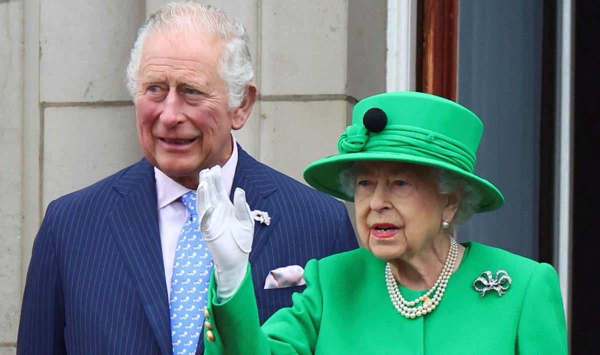 Princas Charlesas ir karalienė Elžbieta II
