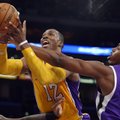 NBA ikisezoninėse rungtynėse - šeštas iš eilės „Lakers“ klubo pralaimėjimas
