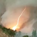 Portugalijoje nufilmuotas retas reiškinys - ugnies tornadas