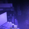 Parduotuvės vaizdo kameros užfiksavo žemės drebėjimo Italijoje akimirkas
