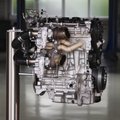 „Volvo“ kuria 450 AG variklį su trim turbinom