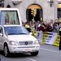 Popiežius nori kurą taupančio automobilio