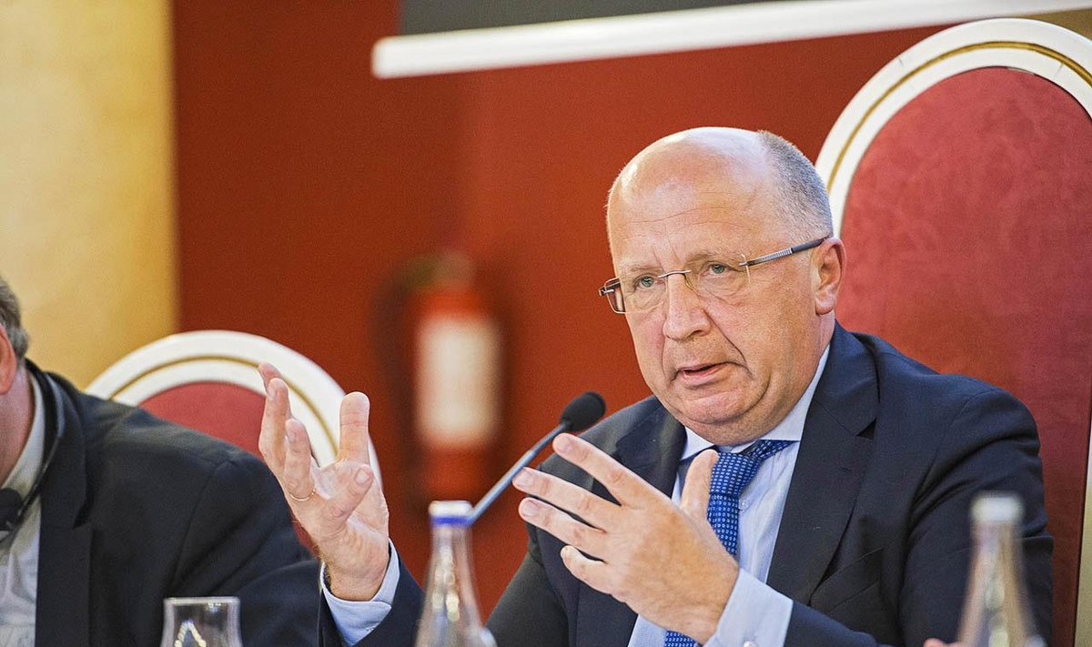 Former PM Andrius Kubilius speaking at the President Adamkus Conference in Vilnius University