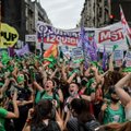 Argentinos prezidentas turėtų pasirašyti abortus įteisinantį įstatymą