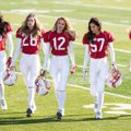 „Victoria's Secret“ angelai išbandė jėgas amerikietiškojo futbolo rungtynėse