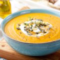 Sveikata ir šiluma vienoje lėkštėje: atraskite trintas daržovių sriubas iš naujo