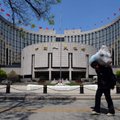 Kinijos centrinis bankas nepasekė JAV centrinio banko pavyzdžiu ir palūkanų nekeitė