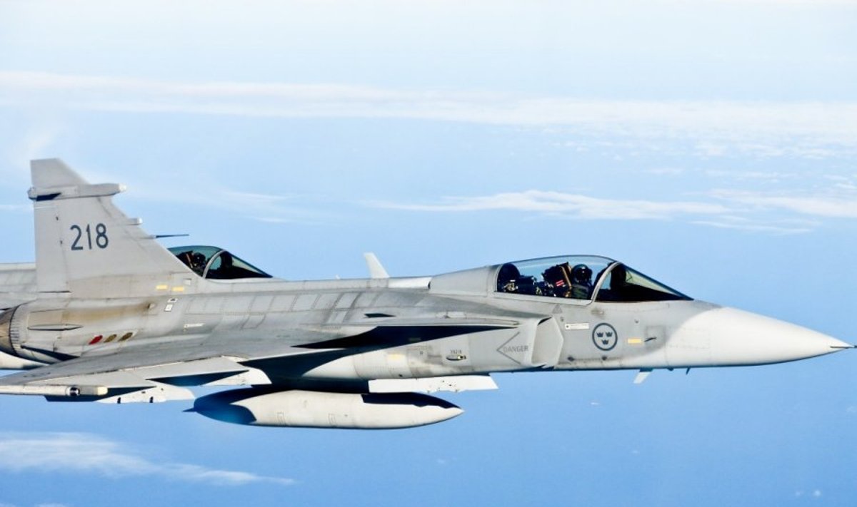 Švedijos karinių oro pajėgų naikintuvai JAS-39 Gripen