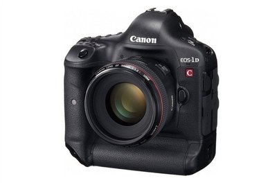 Dauguma skaitmeninių fotoaparatų ir telefonų sugeba padaryti UHD nuotraukas, bet tik vienetai leidžia įrašyti ultraraiškius filmukus. Nuotraukoje: „Cannon EOS-1D C“ (kaina apie 40 tūkst. lt!)