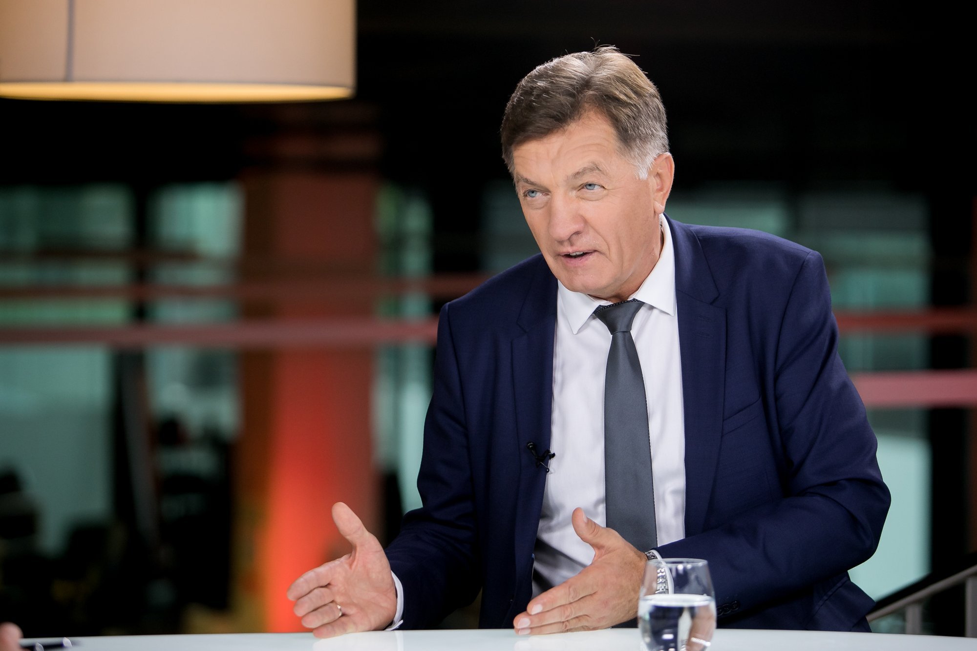 Butkevičius o zmianach podatkowych: możemy pozostać na obrzeżach Polski