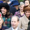 Karališkoji šeima švenčia Kalėdas: kuri, Meghan ar Kate, atrodė geriau?