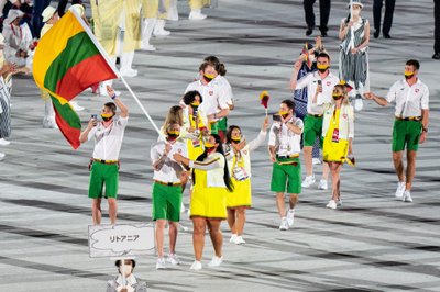 Lietuvos delegacija Tokijo olimpinių žaidynių atidarymo ceremonijoje