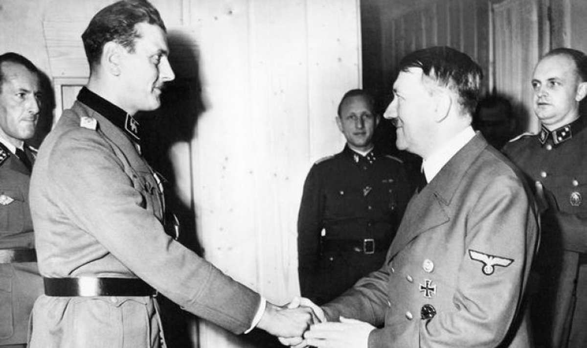O. Skorzeny ir A. Hitlerio susitikimas. 