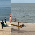 По пляжу в Мелнраге бегал обнаженный нетрезвый мужчина