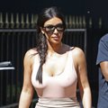 Seksualumu pulsuojanti K. Kardashian Paryžiuje surengė siautulingą mergvakarį