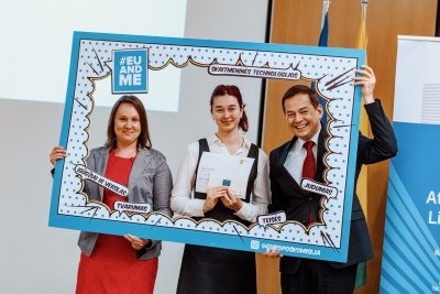 „Europos egzamino 2019“ finalistė Ugnė Jakaitytė (viduryje)